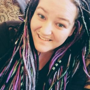 Meet your Posher, Desiree